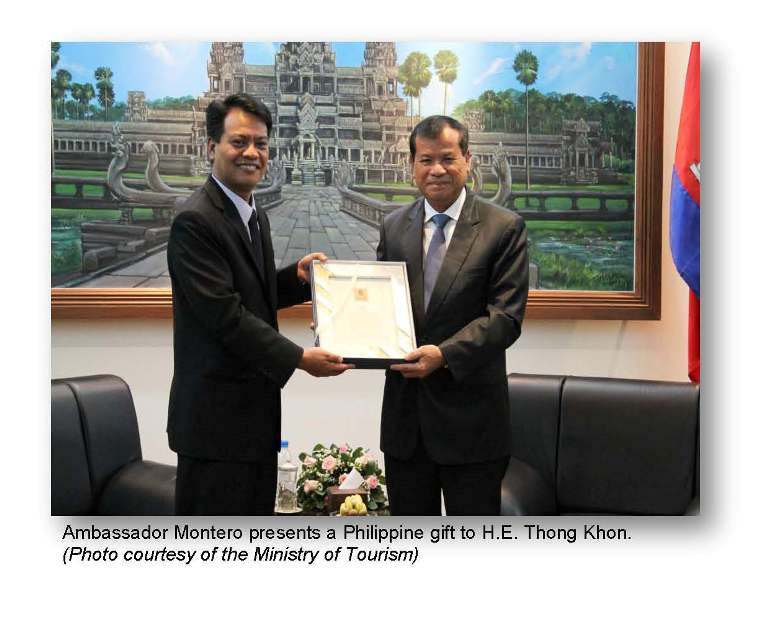 Presentation of Gift to H.E. Thong Khon