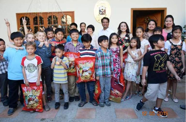 Group Picture with Ambassador and Dean Alonzo